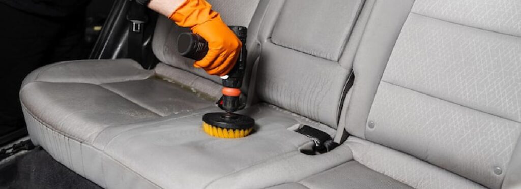 Cleaning-car-seats
